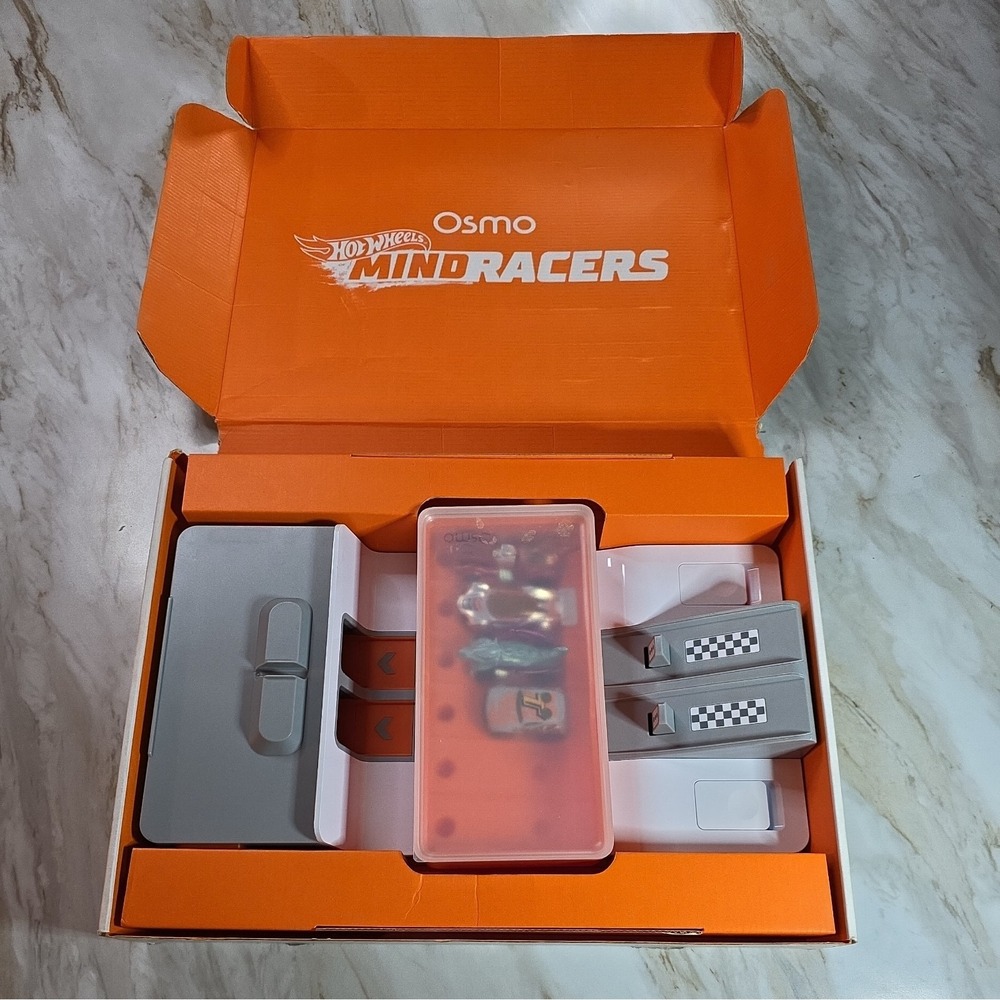 Osmo Hot Wheels Mind Racers iPad Kit with 4 Cars & tokens With Box